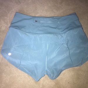 Lululemon Hot Short 2.5. Size 6.